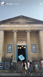 Librairie qui ressemble à un temple grec