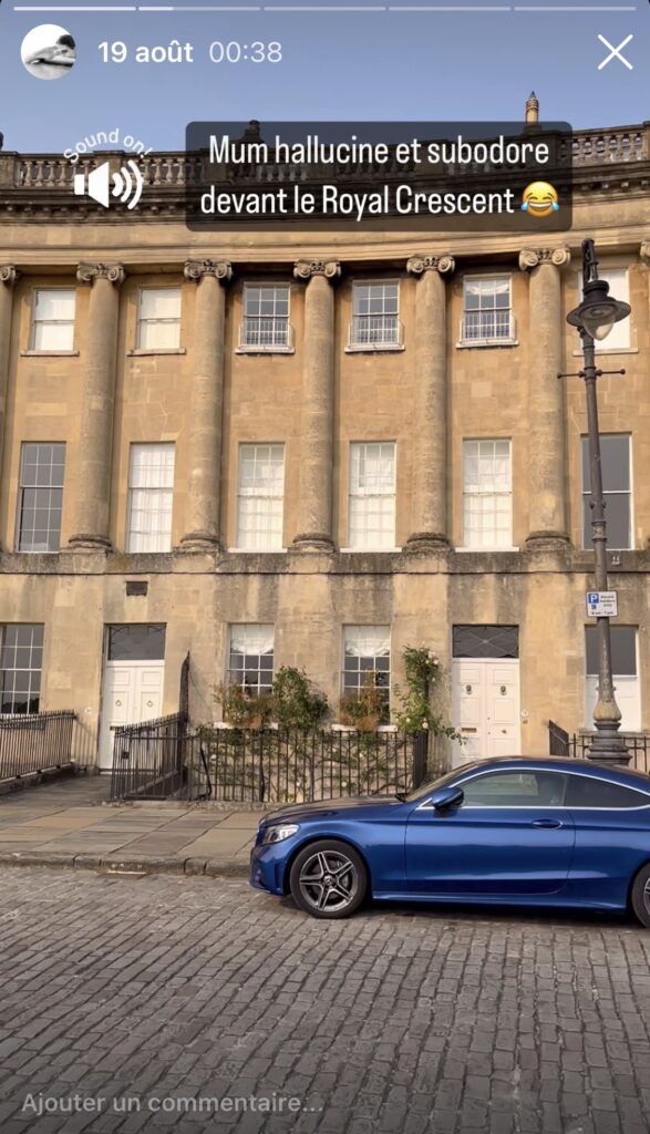 Mum hallucine devant les appartements du Royal Crescent