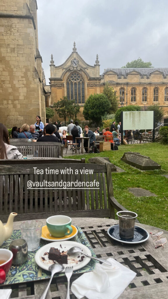 tea time with a view au Vaults and garden café