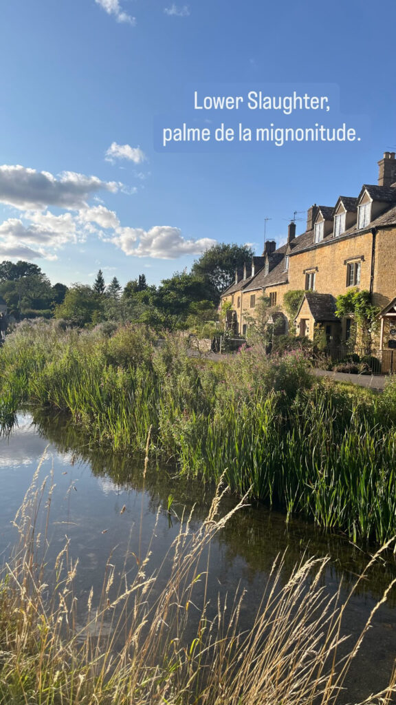 Lower Slaugher, palme de la mignonnitude, avec un cours d'eau devant des cottages.