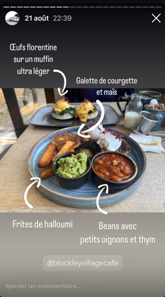 L'English Breakfast VG : des œufs Florentine que un muffin ultra léger, des galettes de courgette et maïs, des frites de halloumi et des jeans avec petits oignons et thym